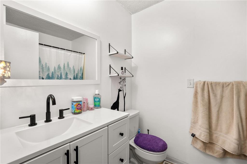 271 Northwest 75th Road Centerview, MO 64019 - Photo 17 of 33