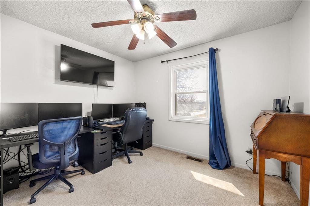 271 Northwest 75th Road Centerview, MO 64019 - Photo 19 of 33