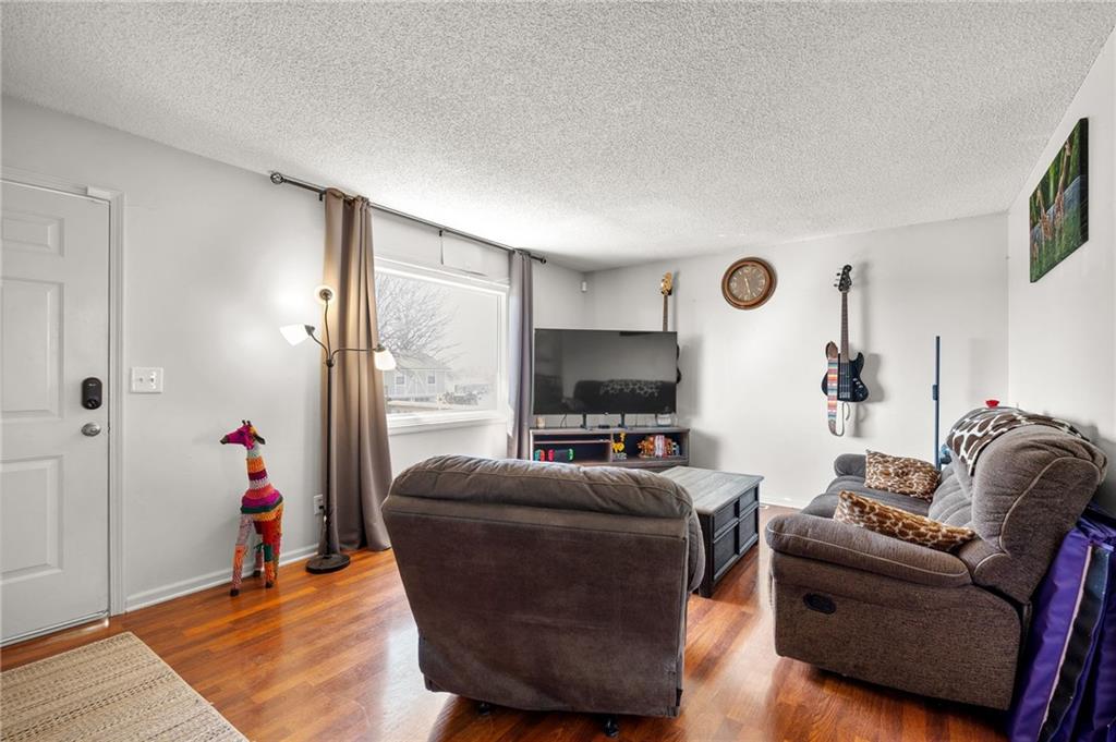 271 Northwest 75th Road Centerview, MO 64019 - Photo 5 of 33