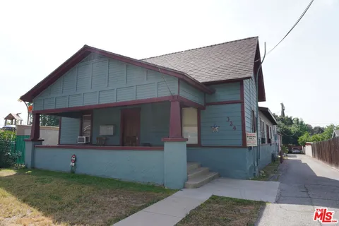 $1,750 | 324 East Lime Avenue, Unit 4, Monrovia, CA 91016