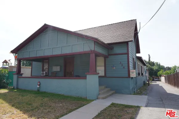 $1,750 | 324 East Lime Avenue, Unit 4, Monrovia, CA 91016