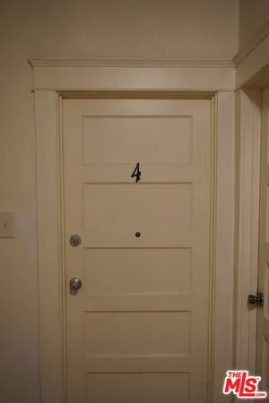 $1,750 | 324 East Lime Avenue, Unit 4, Monrovia, CA 91016