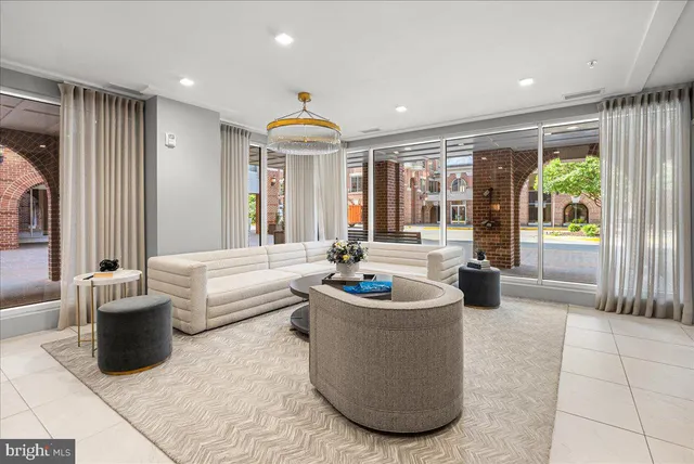 $334,900 | 625 Slaters Lane, Unit G4, Alexandria, VA 22314