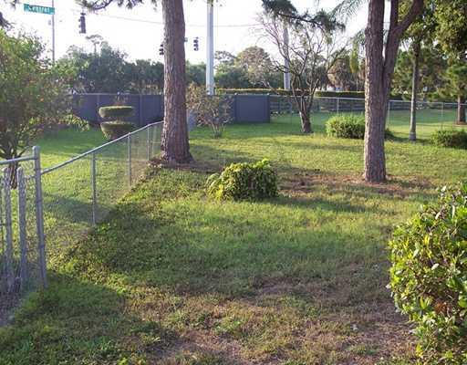 129 Village Circle Jupiter, FL 33458 - Photo 7 of 10 BACK YARD