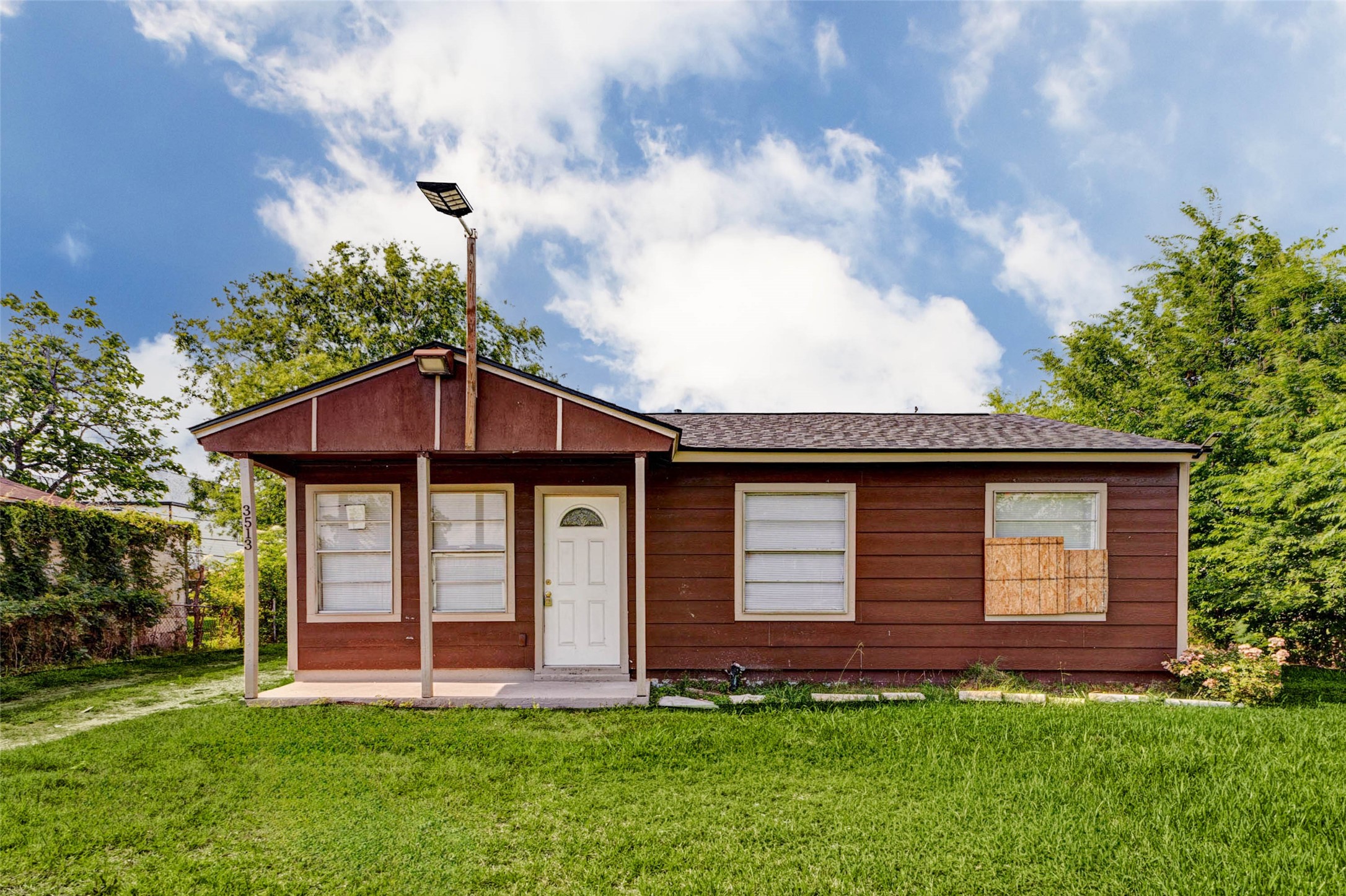 3513 Bloomfield Street Houston, TX 77051 - Photo 2 of 20
