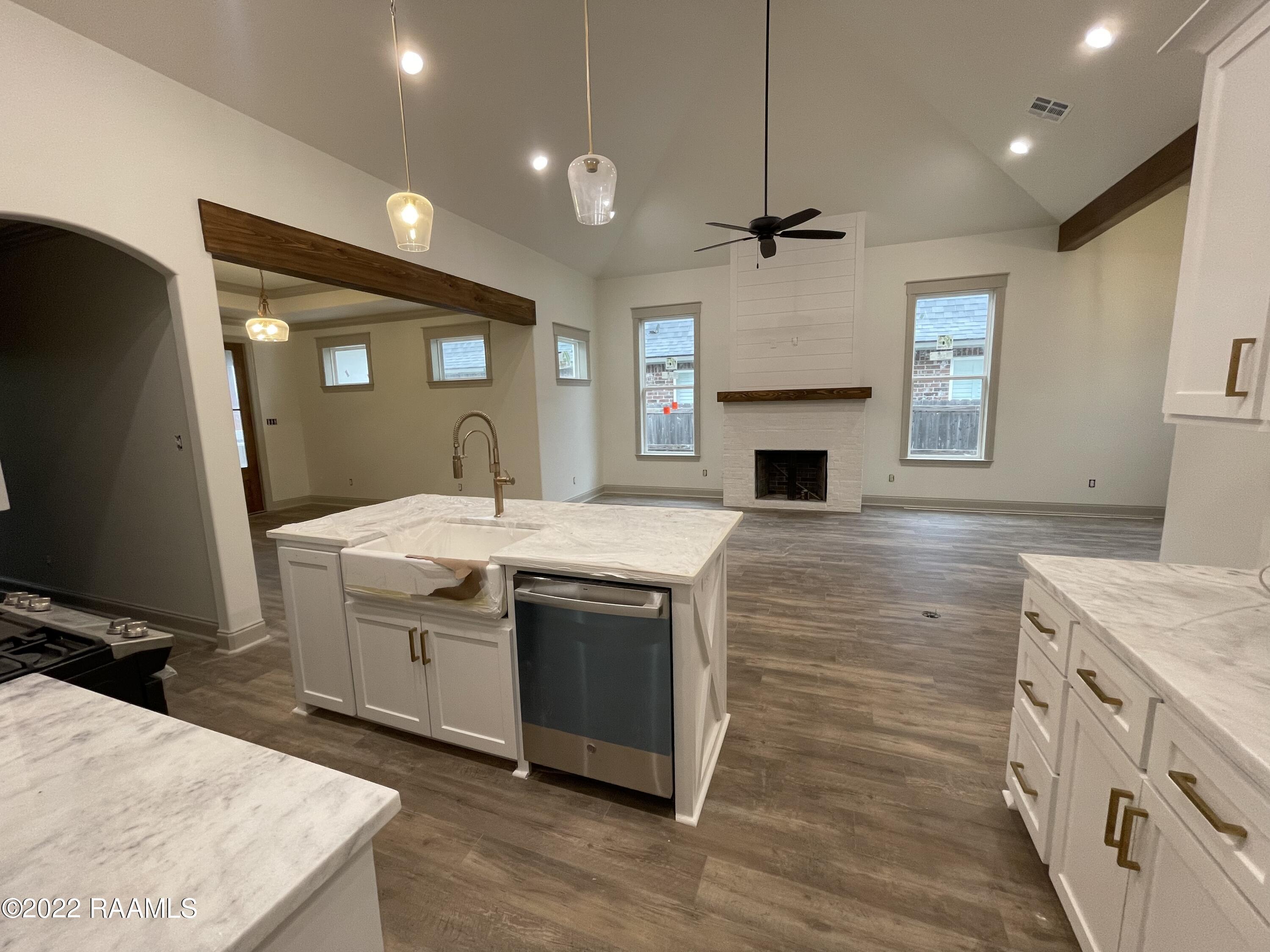 222 Whispering Meadows Road Broussard, LA 70518 - Photo 17 of 26 Living area