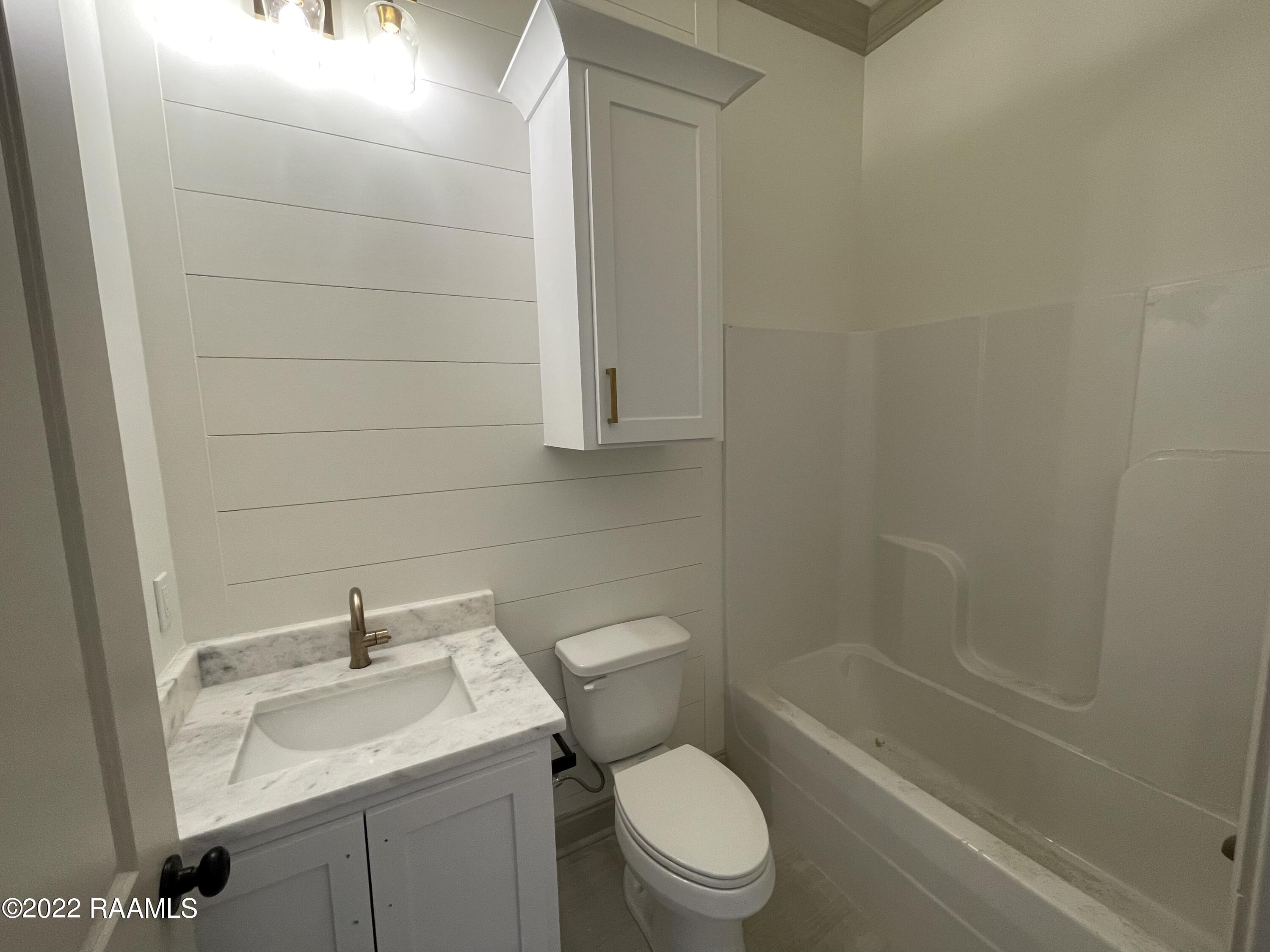 222 Whispering Meadows Road Broussard, LA 70518 - Photo 22 of 26 3rd Bathroom