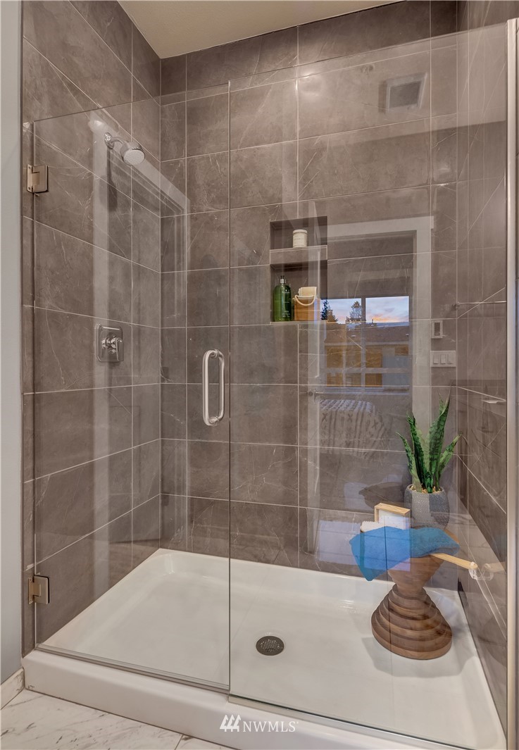 18308 96th Avenue Northeast, Unit D Bothell, WA 98011 - Photo 9 of 25 Gallery Image 9