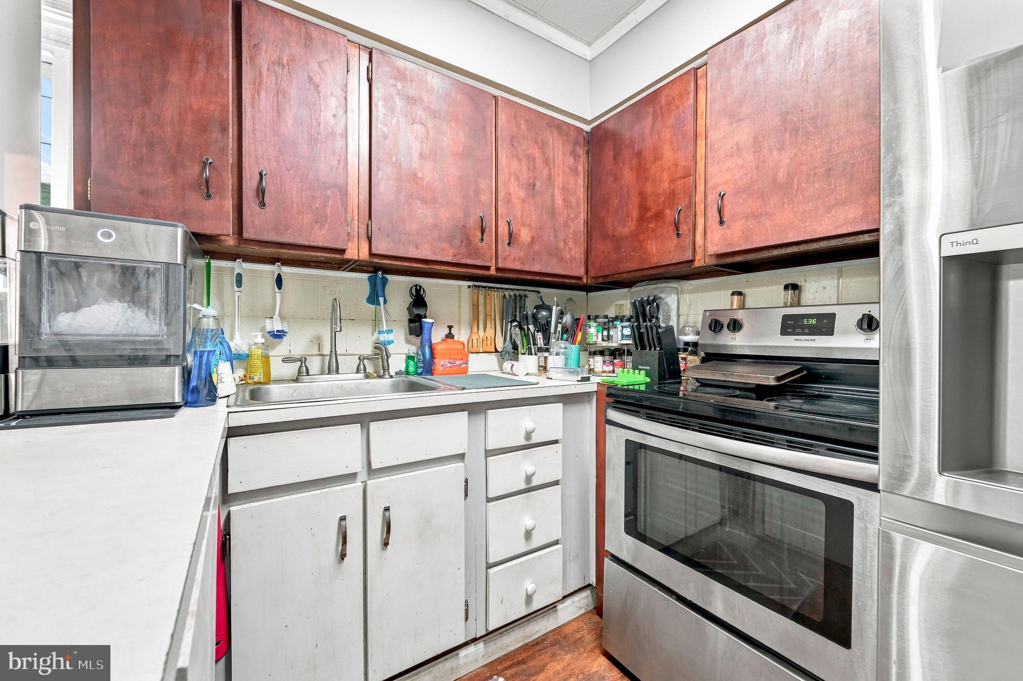 6 Idlewild Road Levittown, PA 19057 - Photo 13 of 26 Gallery Image 13