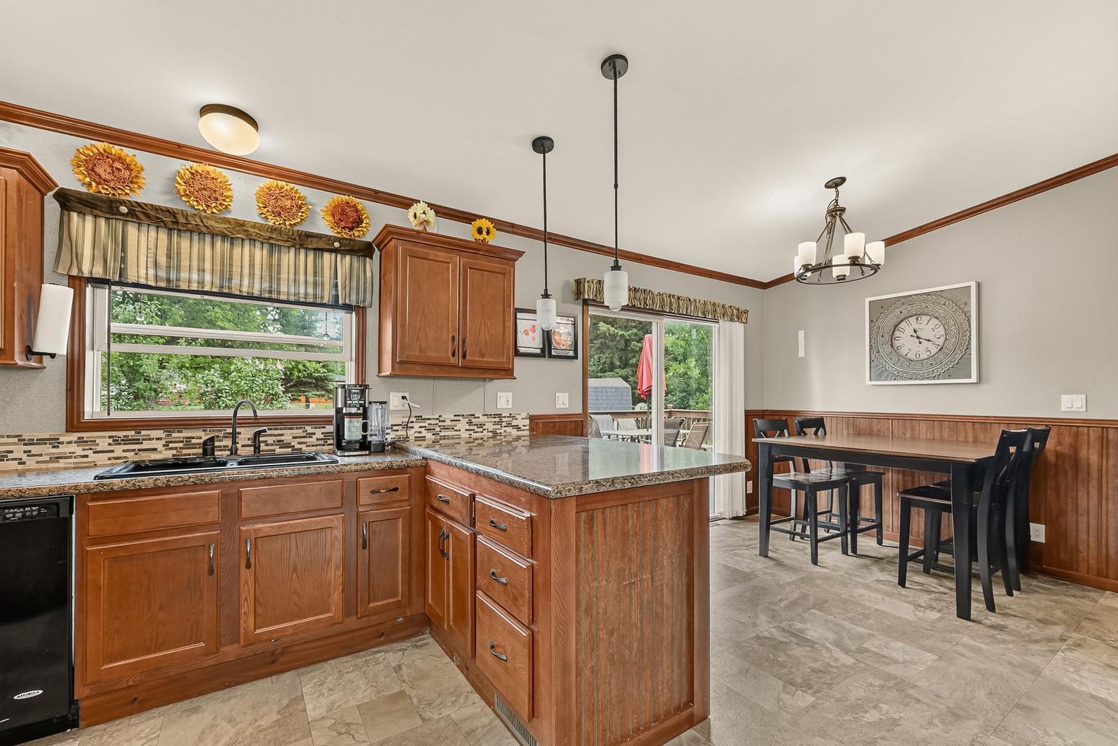 405 North Pleasant Avenue Spring Valley, MN 55975 - Photo 14 of 33
