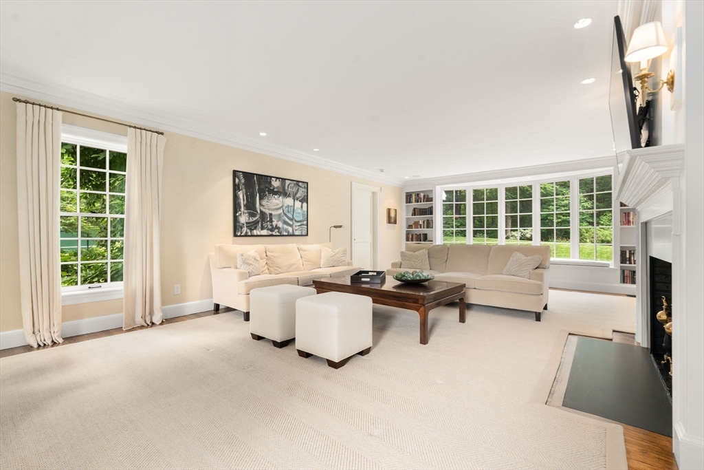 26 White Oak Road Wellesley, MA 02481 - Photo 11 of 34 Gallery Image 11