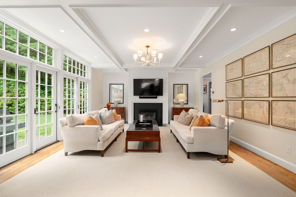 26 White Oak Road Wellesley, MA 02481 - Photo 9 of 34 Gallery Image 9
