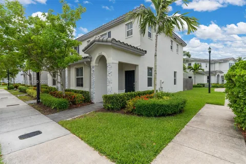 $329,000 | 2660 Southeast 15th Street, Homestead, FL 33035