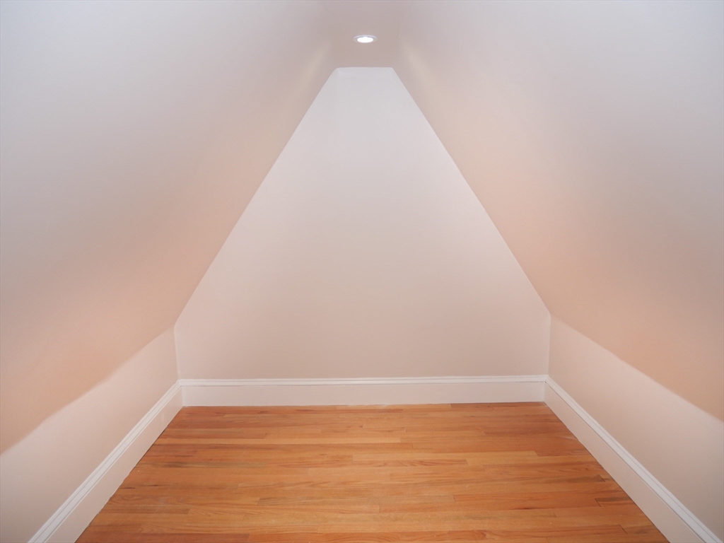 25 Garrison Road, Unit 4 Brookline, MA 02445 - Photo 6 of 8