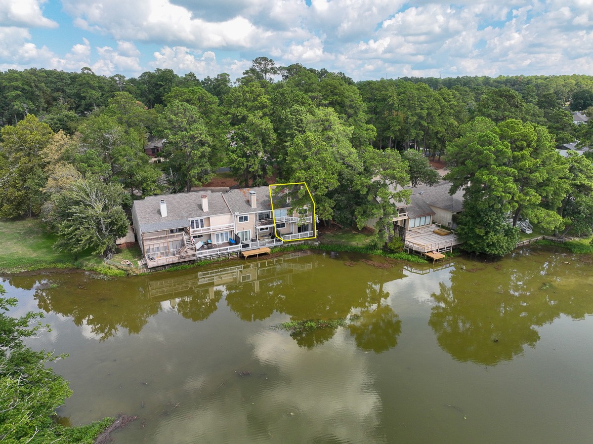 a view of a lake with houses