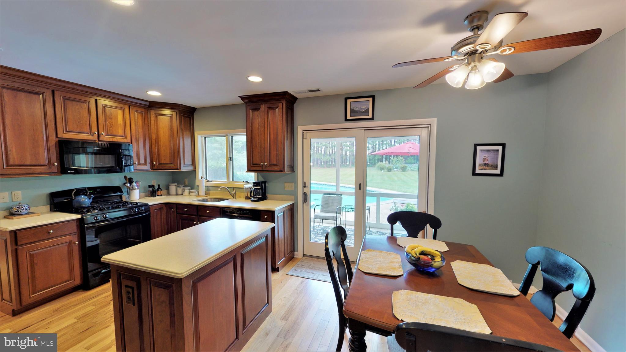 25972 Goose Neck Road Royal Oak, MD 21662 - Photo 16 of 58 Eat in kitchen with great work space