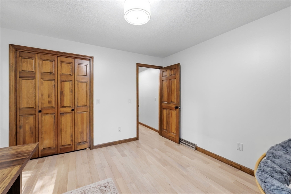 471 Porter Road East Longmeadow, MA 01028 - Photo 17 of 31 Gallery Image 17