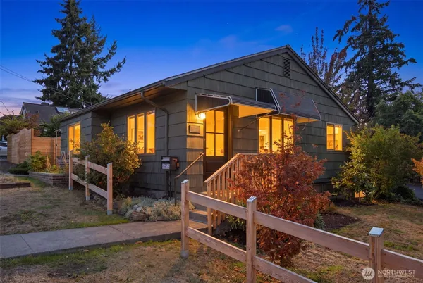 $499,999 | 922 Pitt Avenue, Bremerton, WA 98310