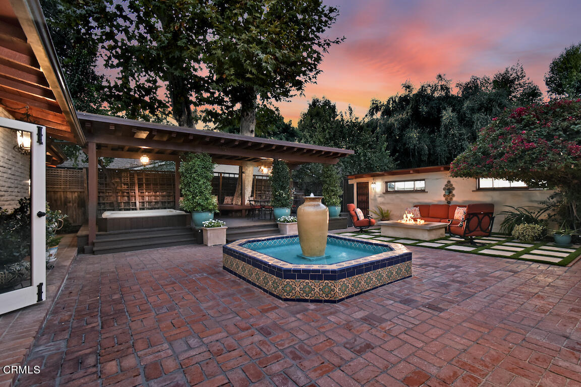 4727 Libbit Avenue Encino, CA 91436 - Photo 20 of 47 a outdoor view with a sitting space