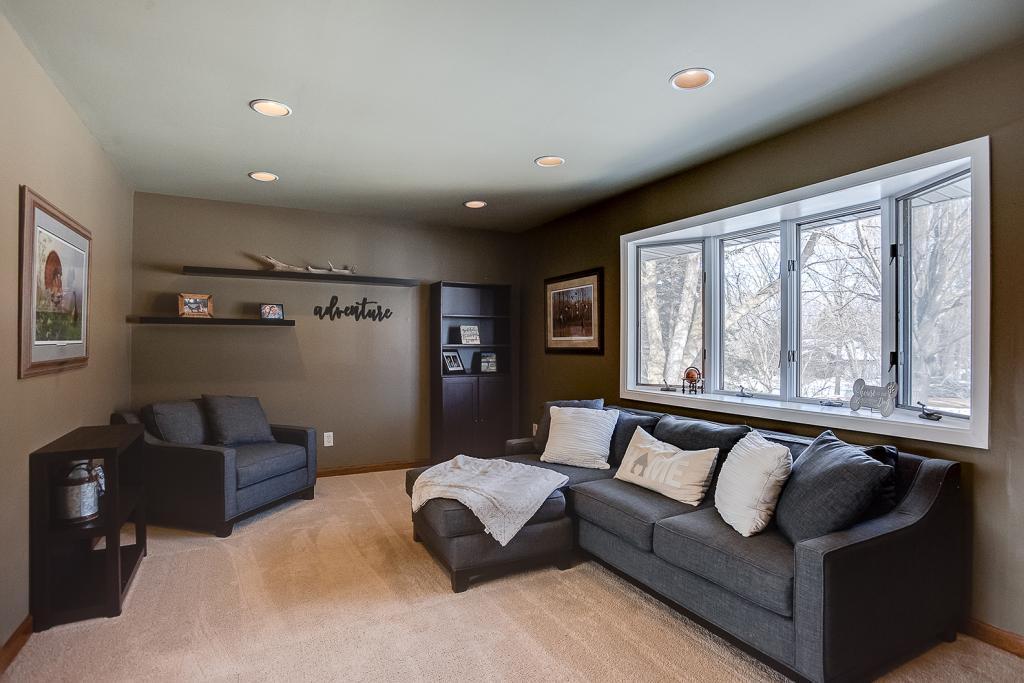9725 Garden Lane Corcoran, MN 55374 - Photo 3 of 32 Gallery Image 3