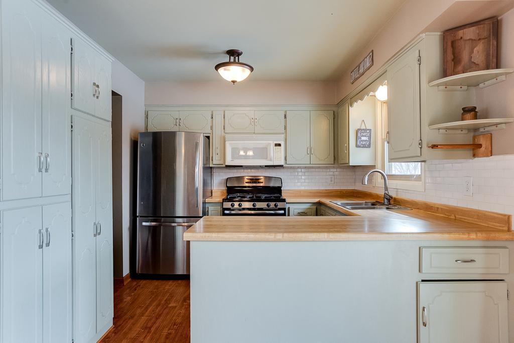 9725 Garden Lane Corcoran, MN 55374 - Photo 10 of 32 Gallery Image 10