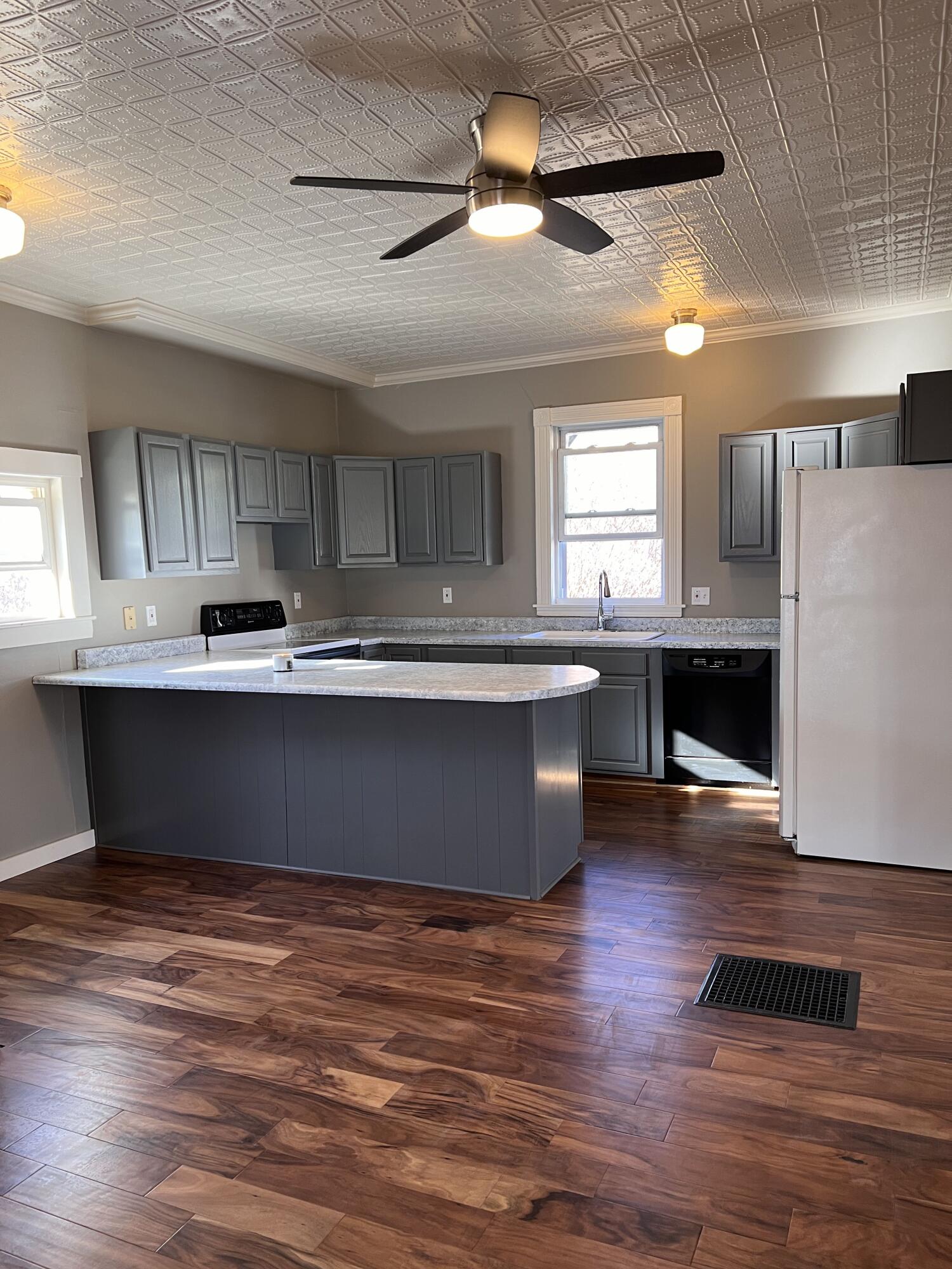 54 Maple Street Madison, ME 04950 - Photo 2 of 17 1_result