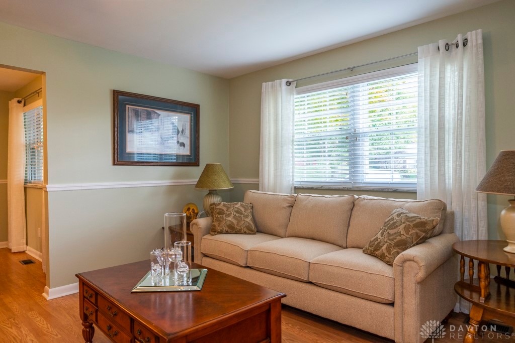 2422 Hemphill Road Kettering, OH 45440 - Photo 4 of 46