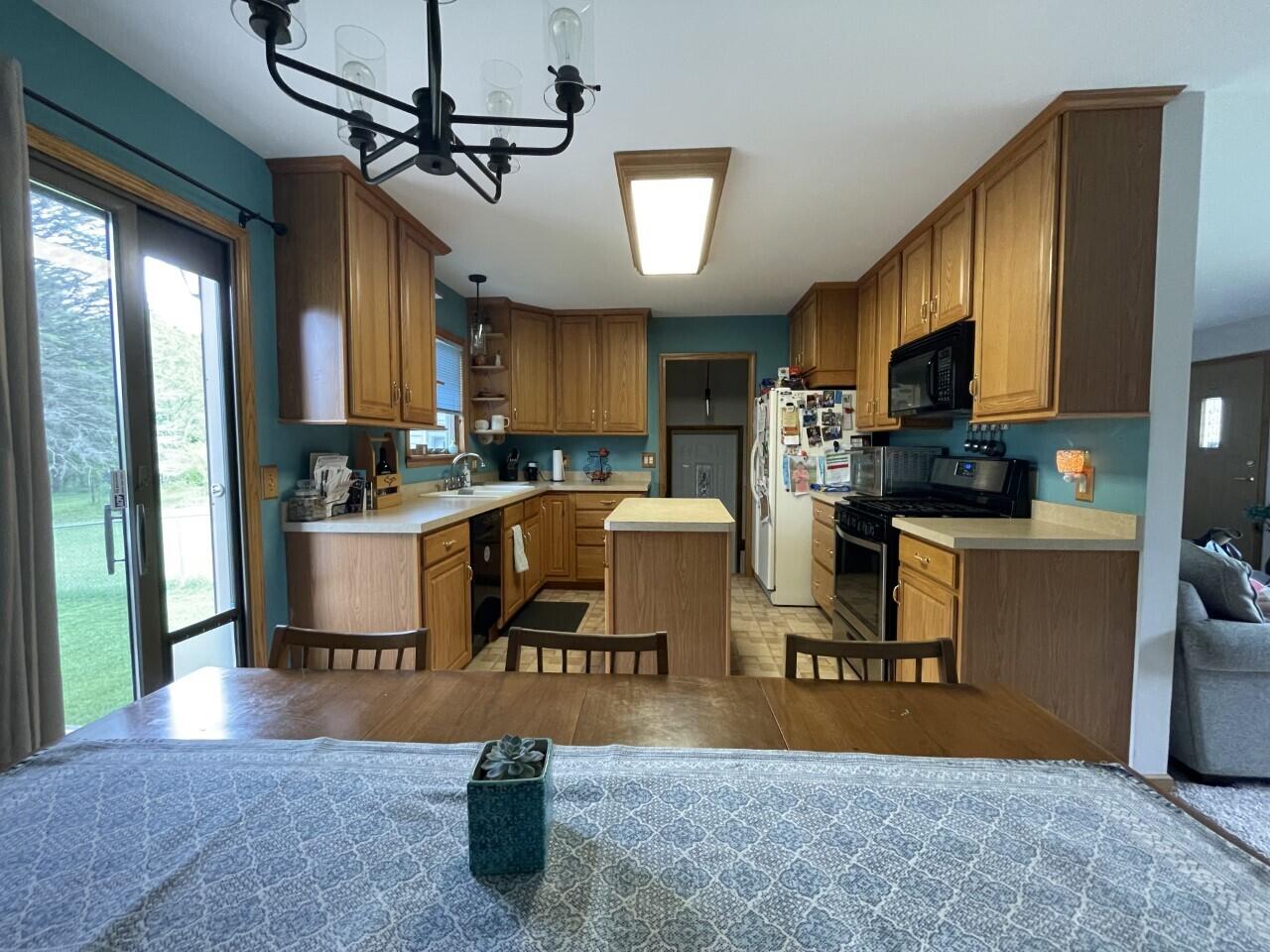11750 Satterlee Road Lakeview, MI 48850 - Photo 4 of 17 thumbnail_IMG-0374