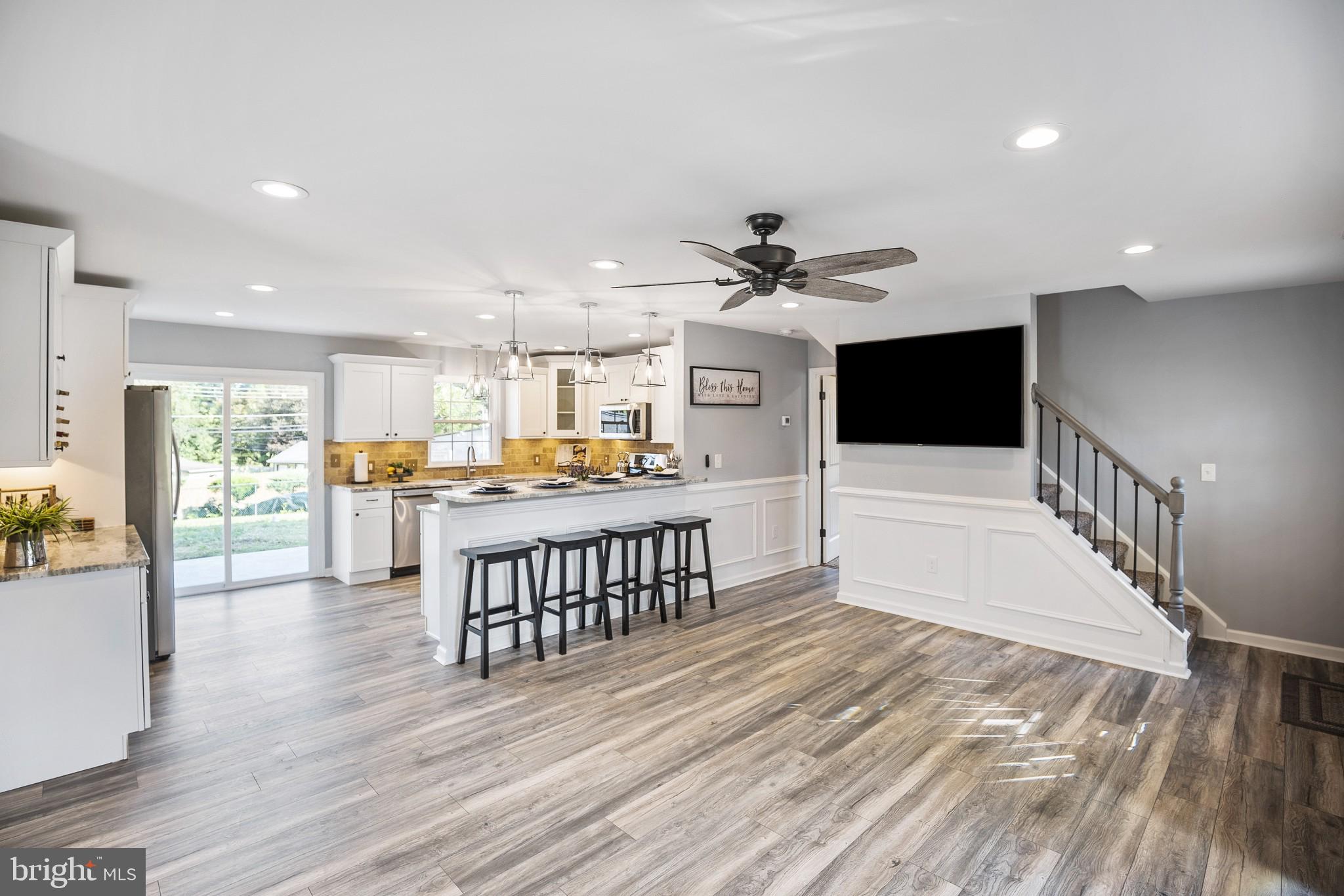 35 Quay Road Levittown, PA 19057 - Photo 3 of 30 Gallery Image 3
