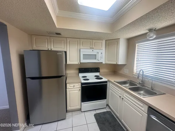 $1,350 | 3865 Campenero Court, Unit 3, Jacksonville, FL 32217