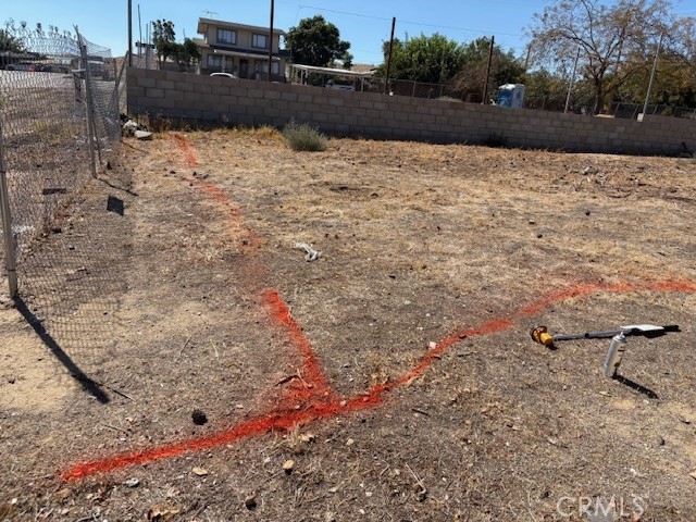 429 Eastern Avenue Taft, CA 93268 - Photo 5 of 5 a view of swimming pool with an outdoor space