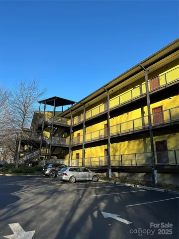$299,900 | 125 Clingman Avenue, Unit 203, Asheville, NC 28801