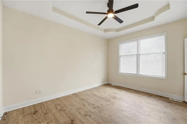 $419,900 | 305 Northeast Forest Avenue, Lee's Summit, MO 64063