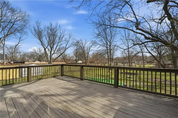 $419,900 | 305 Northeast Forest Avenue, Lee's Summit, MO 64063