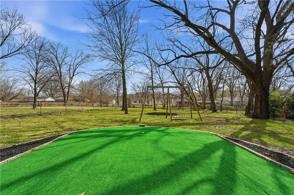 $419,900 | 305 Northeast Forest Avenue, Lee's Summit, MO 64063