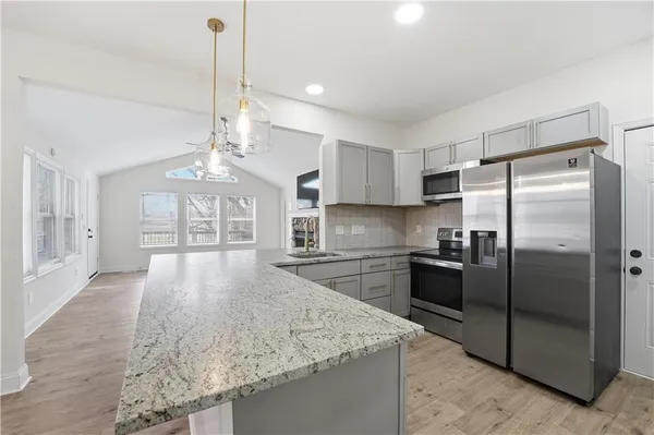 $419,900 | 305 Northeast Forest Avenue, Lee's Summit, MO 64063