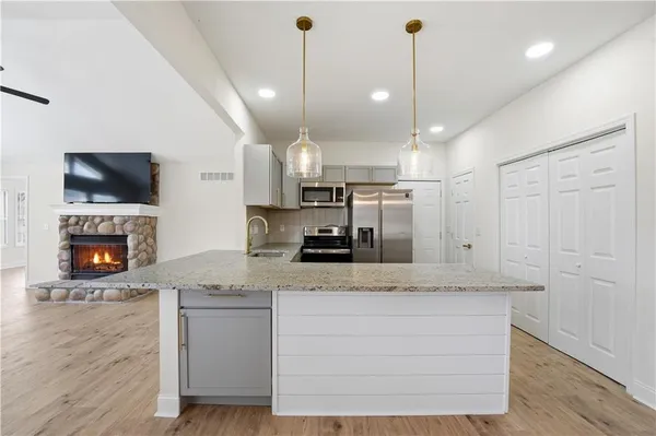 $419,900 | 305 Northeast Forest Avenue, Lee's Summit, MO 64063