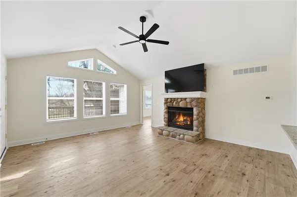 $419,900 | 305 Northeast Forest Avenue, Lee's Summit, MO 64063