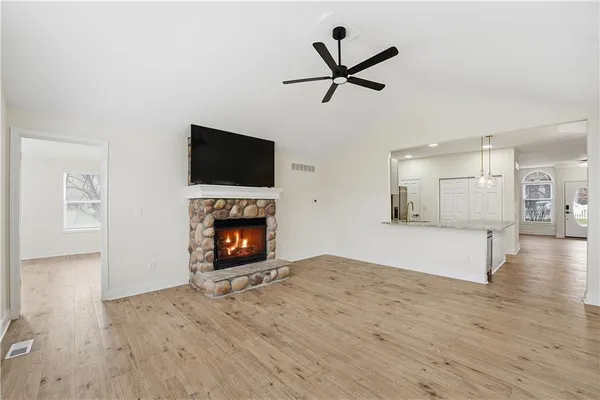 $419,900 | 305 Northeast Forest Avenue, Lee's Summit, MO 64063