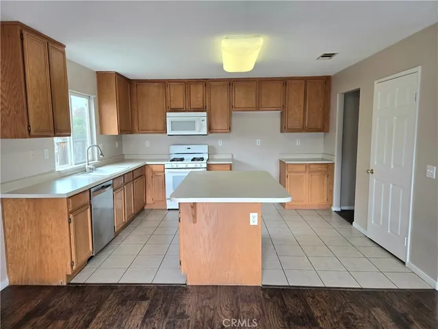 $3,200 | 4175 Amber Ridge Lane, Hemet, CA 92545