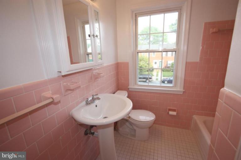 8210 Pleasant Plains Road Towson, MD 21286 - Photo 18 of 30 NEW PEDESTAL SINK ... NEW TOILET ... NEW TUB!