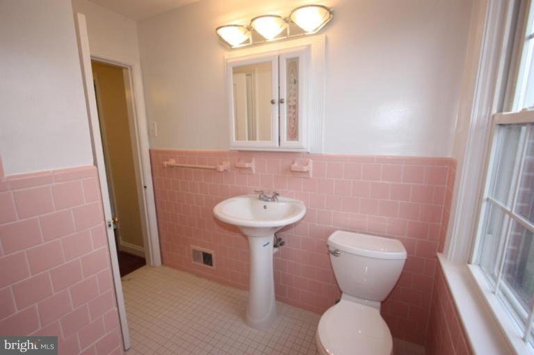8210 Pleasant Plains Road Towson, MD 21286 - Photo 19 of 30 BATHROOM WITH NEW LIGHT FIXTURE AND CABINET