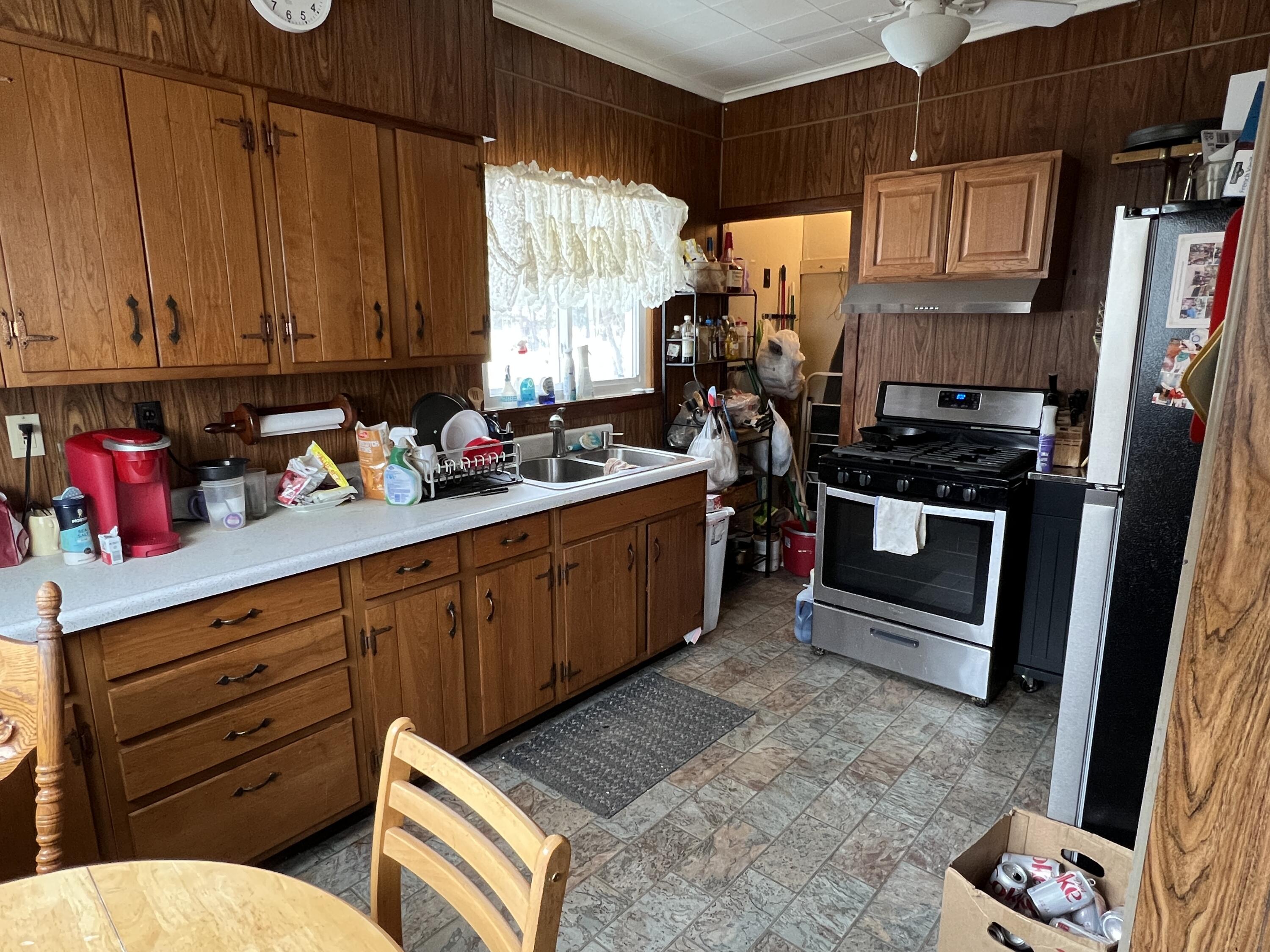 815 Maple Street Albion, MI 49224 - Photo 4 of 15 IMG_4226