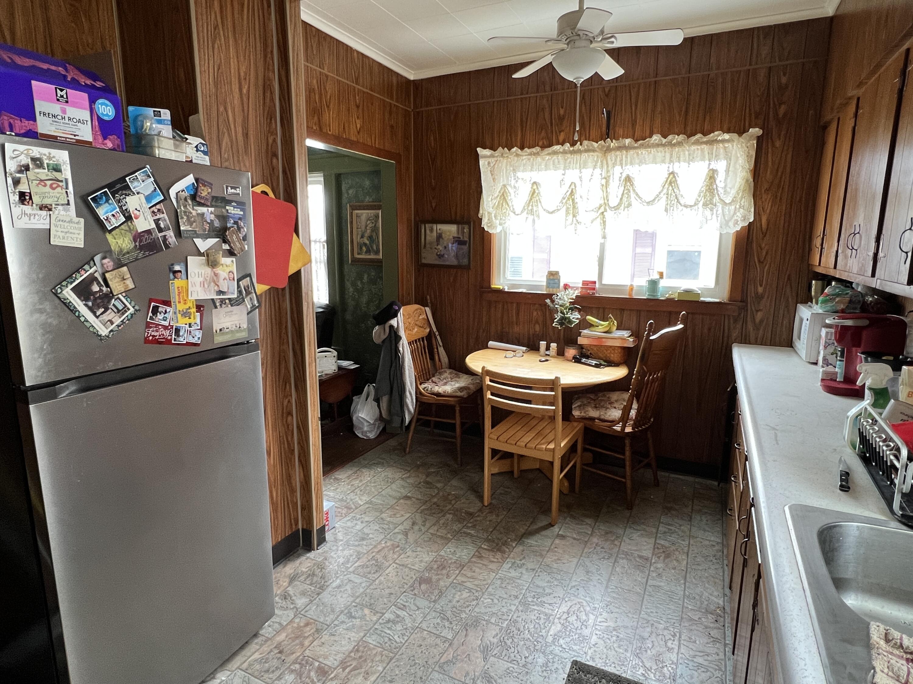 815 Maple Street Albion, MI 49224 - Photo 5 of 15 IMG_4227