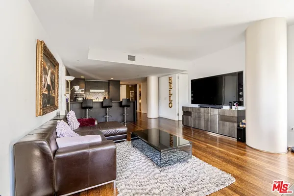 $5,985 | 6250 Hollywood Boulevard, Unit 9I, Los Angeles, CA 90028