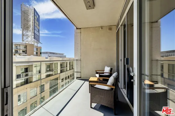$5,985 | 6250 Hollywood Boulevard, Unit 9I, Los Angeles, CA 90028