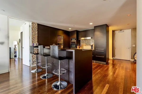 $5,985 | 6250 Hollywood Boulevard, Unit 9I, Los Angeles, CA 90028