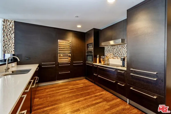 $5,985 | 6250 Hollywood Boulevard, Unit 9I, Los Angeles, CA 90028