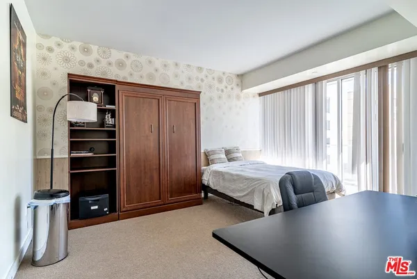 $5,985 | 6250 Hollywood Boulevard, Unit 9I, Los Angeles, CA 90028