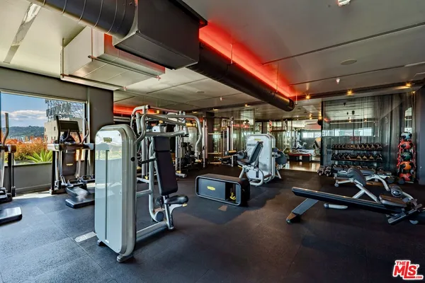 $5,985 | 6250 Hollywood Boulevard, Unit 9I, Los Angeles, CA 90028